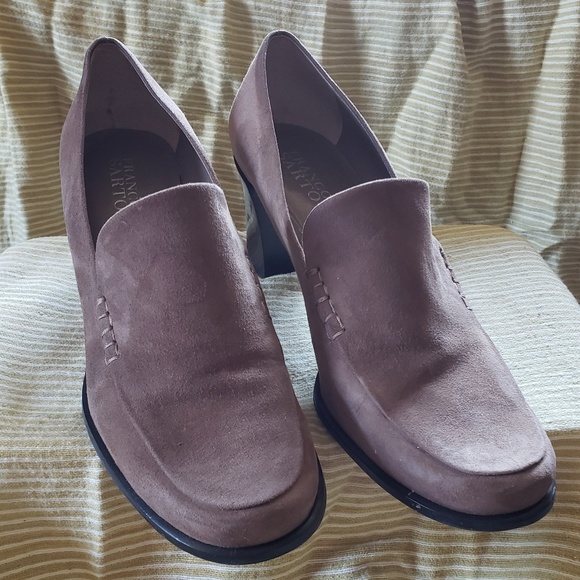 Suede pump - Picture 1 of 3